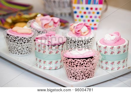 Cupcakes For a Baby Shower