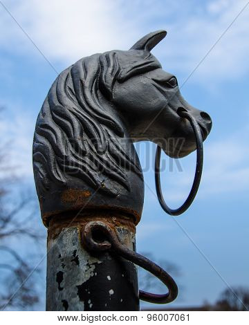 Horse's head hitching post