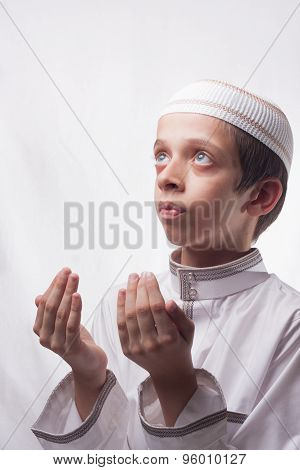 Kid In Arabic Clothes