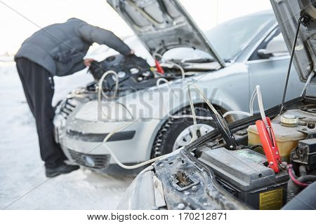 Automobile starter battery problem in winter cold weather conditions