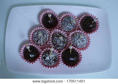 Mixed with chocolate cakes and coconut, Hazelnut
