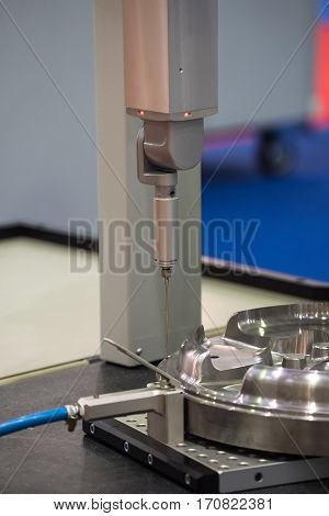 Changer racks and probe modules. Flexible change racks for automated changing, scanning and touch-trigger modules. Probe material stylus close-up process