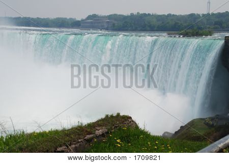 Pohled na Niagarské vodopády