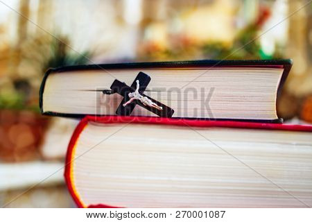 Cross And Bible . Reading House . Spiritual Education
