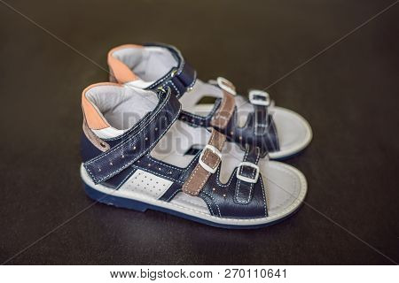 Childrens Orthopedic Shoes. Thomas Heel, Arch Support