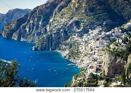Best Resorts Of Italy With Old Colorful Villas On The Steep Slope, Positano.