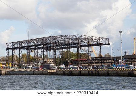Klaipeda, Lithuania - September 22, 2018: View Of The Embankment With Cars Parking In The Center Of 