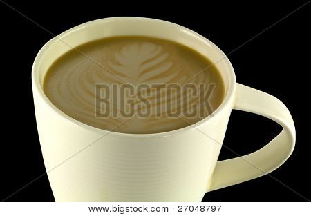 Taza de café sobre fondo negro