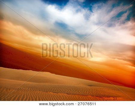 Tramonto sul deserto del Sahara