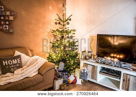 Merry Christmas Beautiful Living Room Tree Setup Aith Gifts Decorated For Happy Holidays At Home