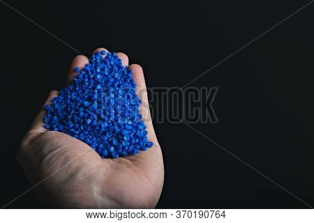 Blue Plastic Grain, Plastic Polymer Granules,hand Hold Polymer Pellets, Raw Materials For Making Wat