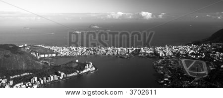 Lagoa Rodrigo De Freitas In Rio De Janeiro