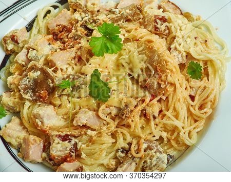 Spaghetti Con Pesto Alla Trapanese