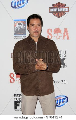 LOS ANGELES - 8 settembre: Benito Martinez arriva alla proiezione Premiere Stagione 5 