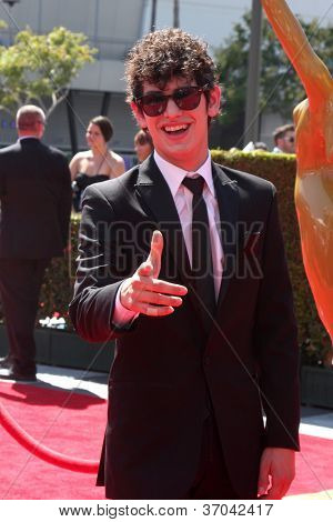 LOS ANGELES - SEP 15: Matt Bennett ankommer til Primetime kreative Emmys 2012 på Nokia Theater o