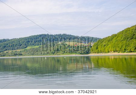 Solina jezero v Bieszczady, Polsko