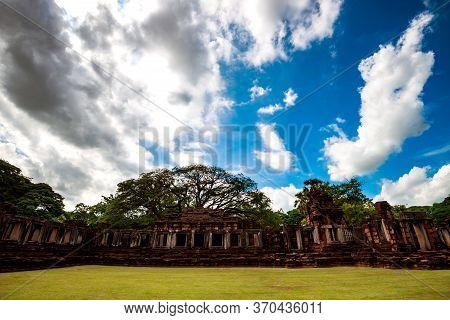 Perfect View Of Prasat Hin Pimai (pimai Historical Park) The Ancient Sand-stone Khmer-style Temple I