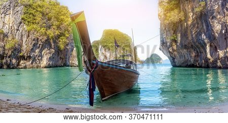 Blue Water At  Lao Lading Island, Krabi Province, Thailand(paradise)