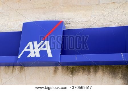 Bordeaux , Aquitaine / France - 06 01 2020 : Axa Logo In Office Building With Sign Of French Bank In