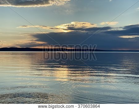 A Fishing Trip At The Sea Att Down