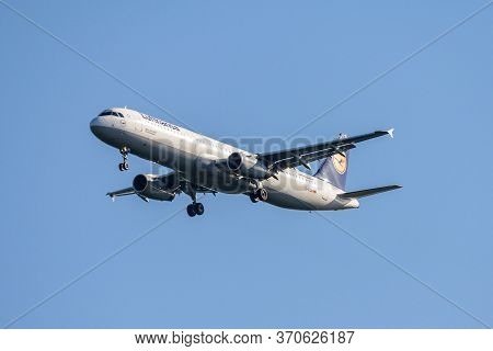 Frankfurt, Germany 11.08.2019 Lufthansa Airlines D-aidm Airbus A321-231 Start Departure At Fraport A