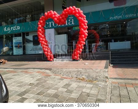 Bangalore, Karnataka/india-feb 14 2020: Heart Shape Love Symbol Balloon In Front Of The Croma Due To