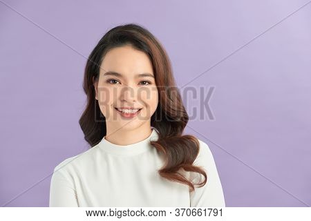 Business Woman Isolated On Purplebackground - Image
