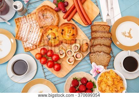 Breakfast Served In The Morning With Cereal Bread, Raisin Bread, Banana Bread, Sausage Bread, Chicke