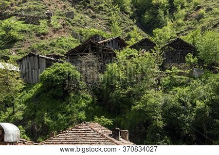 Pirin, Bulgaria -  May 2, 2014: Old Houses From The Nineteenth Century In Village Of Pirin, Blagoevg
