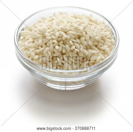 carnaroli, italian risotto rice in bowl