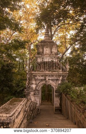 Thailand Chiang Saen Wat Phra That Chom Kitti
