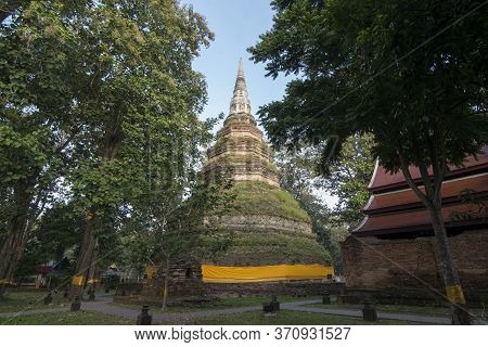 Thailand Chiang Saen Wat Phra That Chedi Luang