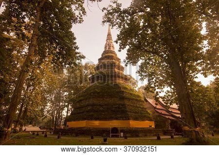 Thailand Chiang Saen Wat Phra That Chedi Luang