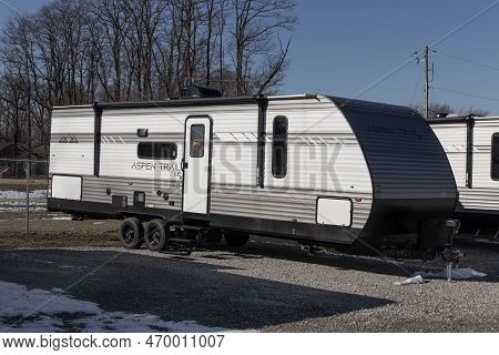 Russiaville - Circa February 2023: Aspen Trail Le Travel Trailer Display. Aspen Trail Is A Division 