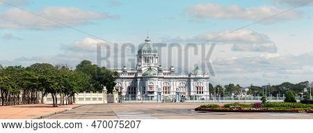 Amphorn Sathan Residential Hall Is Royal Mansion Situated Inside Bangkok Dusit Palace. It Served As 