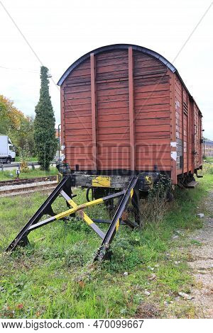 Old Buffer Stop In Weissach Train Station