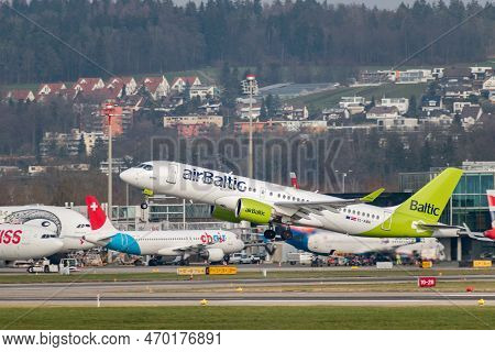 Zurich, Switzerland, January 20,2023 Air Baltic Bombardier Cs-300 Or A220 Aircraft Departing From Ru