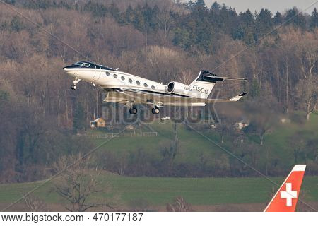 Zurich, Switzerland, January 20,2023 Gulfstream Gvii-g500 Business Aircraft Takeoff From Runway 28 A