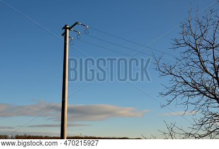 The Last Column Of The New Concrete High-voltage Column. Preparation For The Connection Of A New Dev