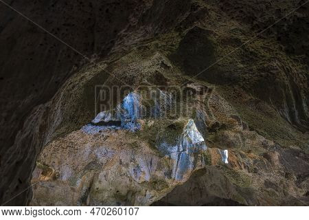 Beautiful Down Up View At Opening In One Of Quadirikiri Caves Of Arikok National Park,  Aruba.