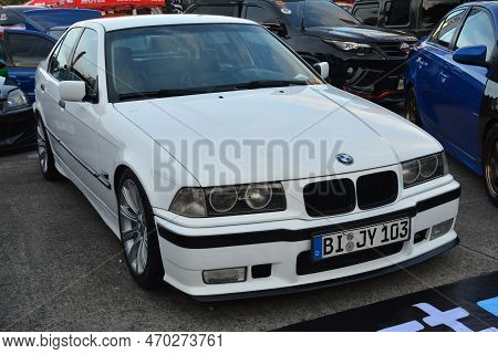 Pasay, Ph - Dec 3 - Bmw 316 At Bumper To Bumper Car Show On December 3, 2022 In Pasay, Philippines. 
