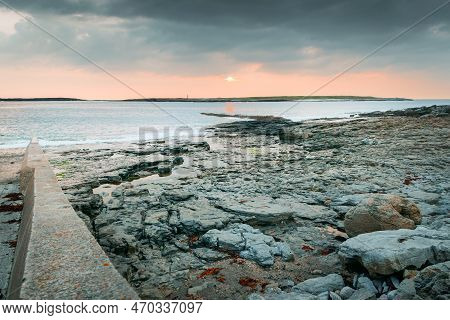 Beautiful Stunning Sunset Over Atlantic Coast In Inismore Island Far Point In Ireland