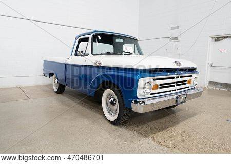 Flint, Michigan -usa- February 10, 2023:  8Th Annual Chrome And Ice Winter Indoor Autoshow At The Do