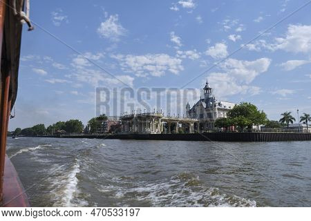 Tigre, Buenos Aires, Argentina, Jan 11 2022: Mat, Intendente Ricardo Ubieto Art Museum Seen From A B