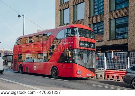 London, Uk - February 09, 2023: Modern Red Double Decker Bus 8 To Tottenham Court Road On A10. Iconi