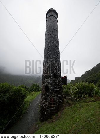 Vertical Shaft Coal Mining Industry Chimney Of Tyneside Mine, Brunner Mine Historic Area At Grey Riv