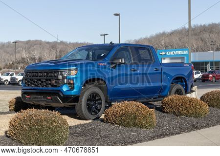West Harrison - Circa February 2023: Chevrolet Silverado 1500 Display. Chevy Offers The Silverado In