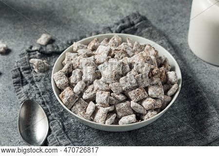 Homemade Sweet Muddy Buddy Puppy Chow
