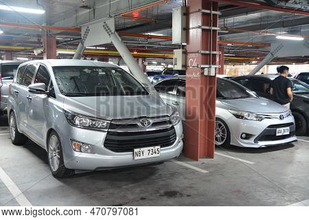 Paranaque, Ph - Nov 19 - Toyota Innova At Tastefully Built Car Meet On November 19, 2022 In Paranaqu