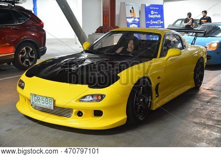 Paranaque, Ph - Nov 19 - Mazda Rx7 At Tastefully Built Car Meet On November 19, 2022 In Paranaque, P